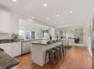 8264 Native Violet Dr, Lorton, VA 22079