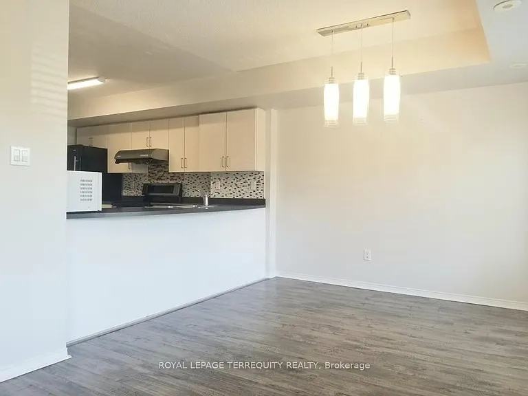 310 John St #326 — Photo 5