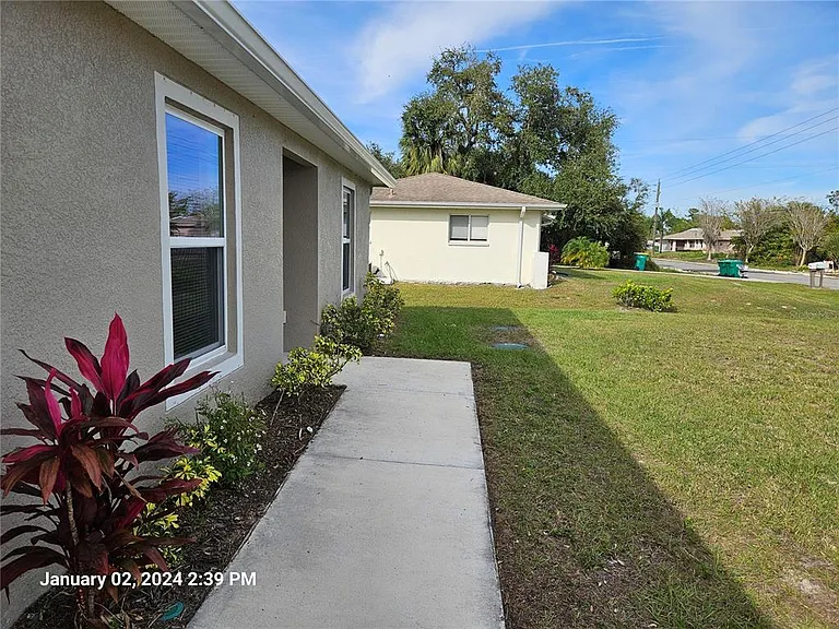 2337 Pellam Blvd — Photo 2