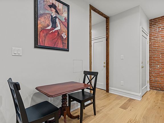 5th image of 2851 Indiana Ave