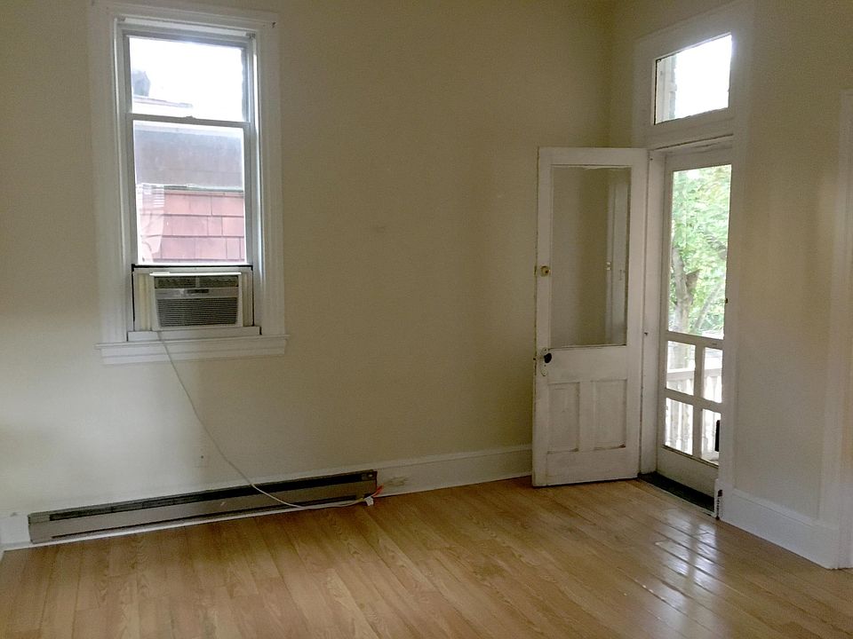 1st image of 513 Boissevain Ave