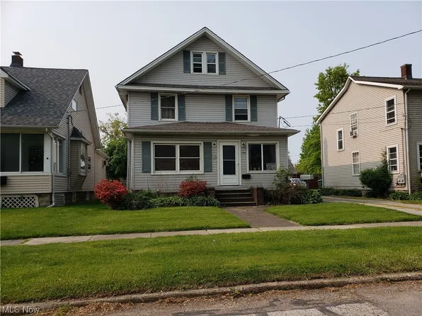 426 5th St, Fairport Harbor, OH 44077