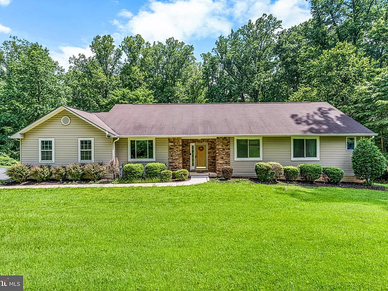 10870 Hammond Dr — Photo 3