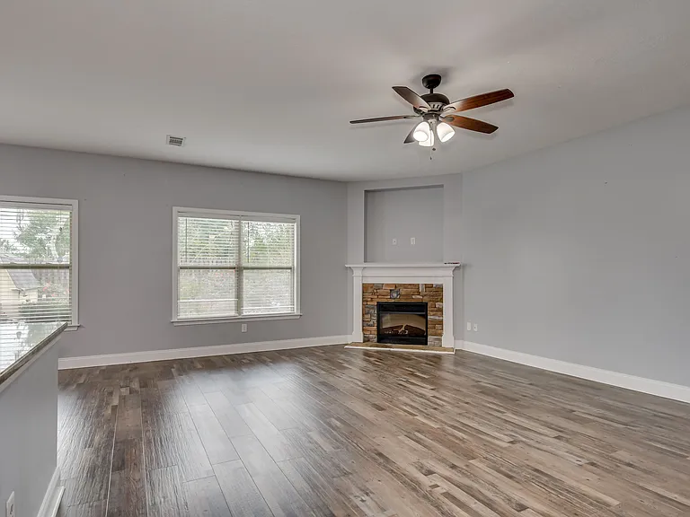 805 Erika Ln — Photo 29