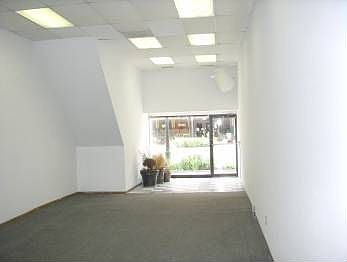 2nd image of 712 La Salle St