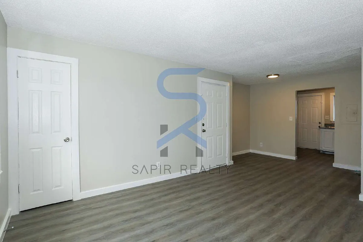 Building Photo - 2055 Alison Ct SW #8