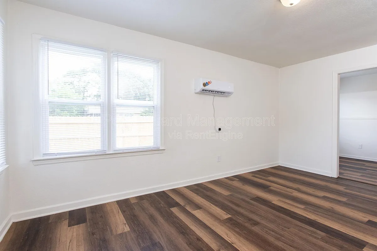 Building Photo - 1301 E Mount Vernon St #1301