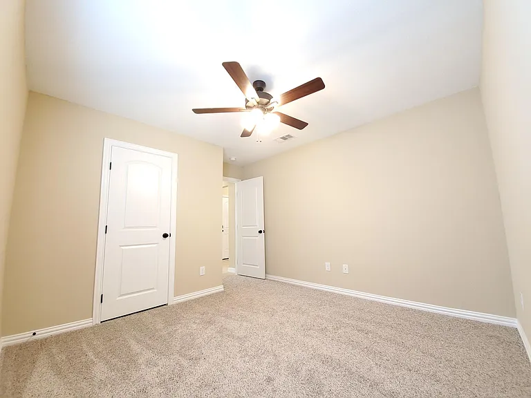 112 Canales Cir — Photo 15