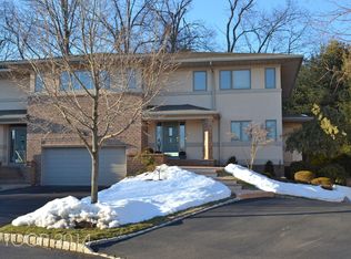 22 Fox Run, Allendale, NJ 07401