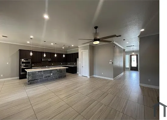 4815 Viewcrest Rd #- — Photo 3