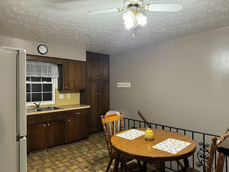 3279 Pikeview Dr — Photo 11