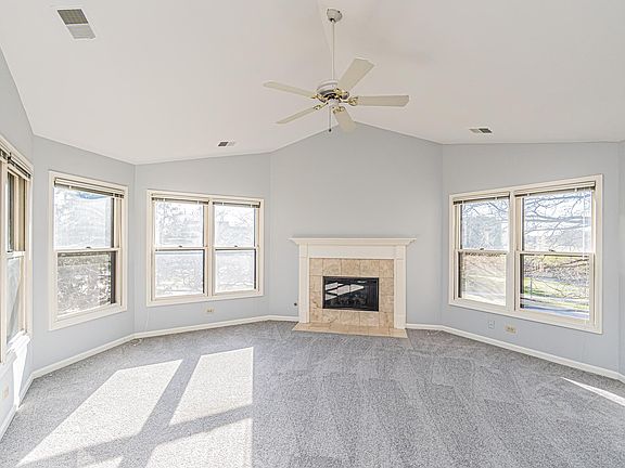4th image of 44 Willow Pkwy #44