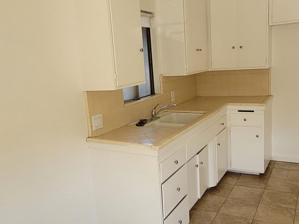 1st image of 375 E Pomona Blvd #D