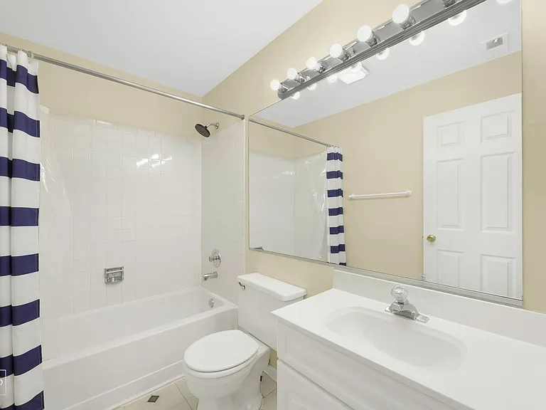 1081 Courtland Dr — Photo 10