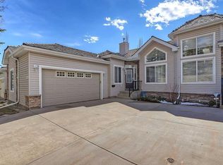 439 N Rocky Vista Gdns NW, Calgary, AB T3G 5V1