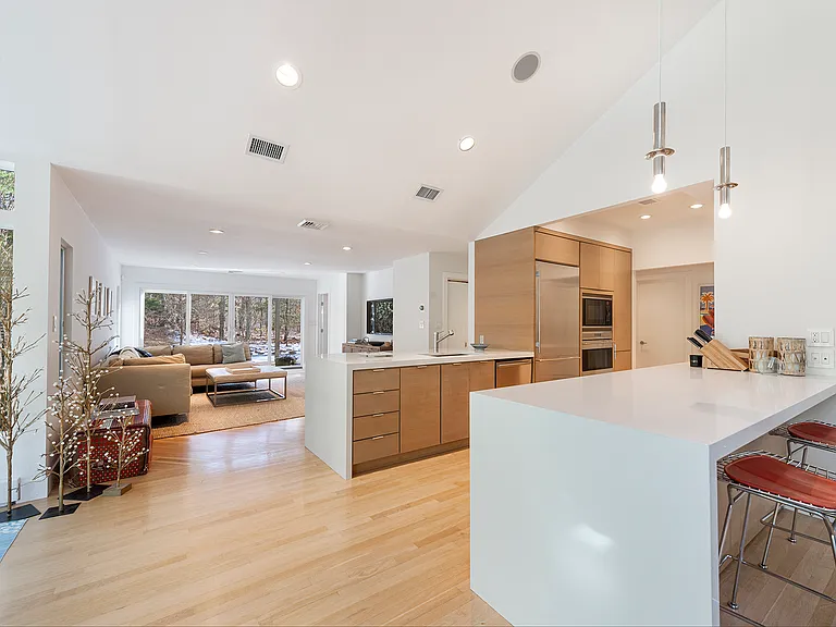 31 Diane Dr — Photo 8
