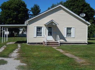 407 SW 5th St, Aledo, IL 61231