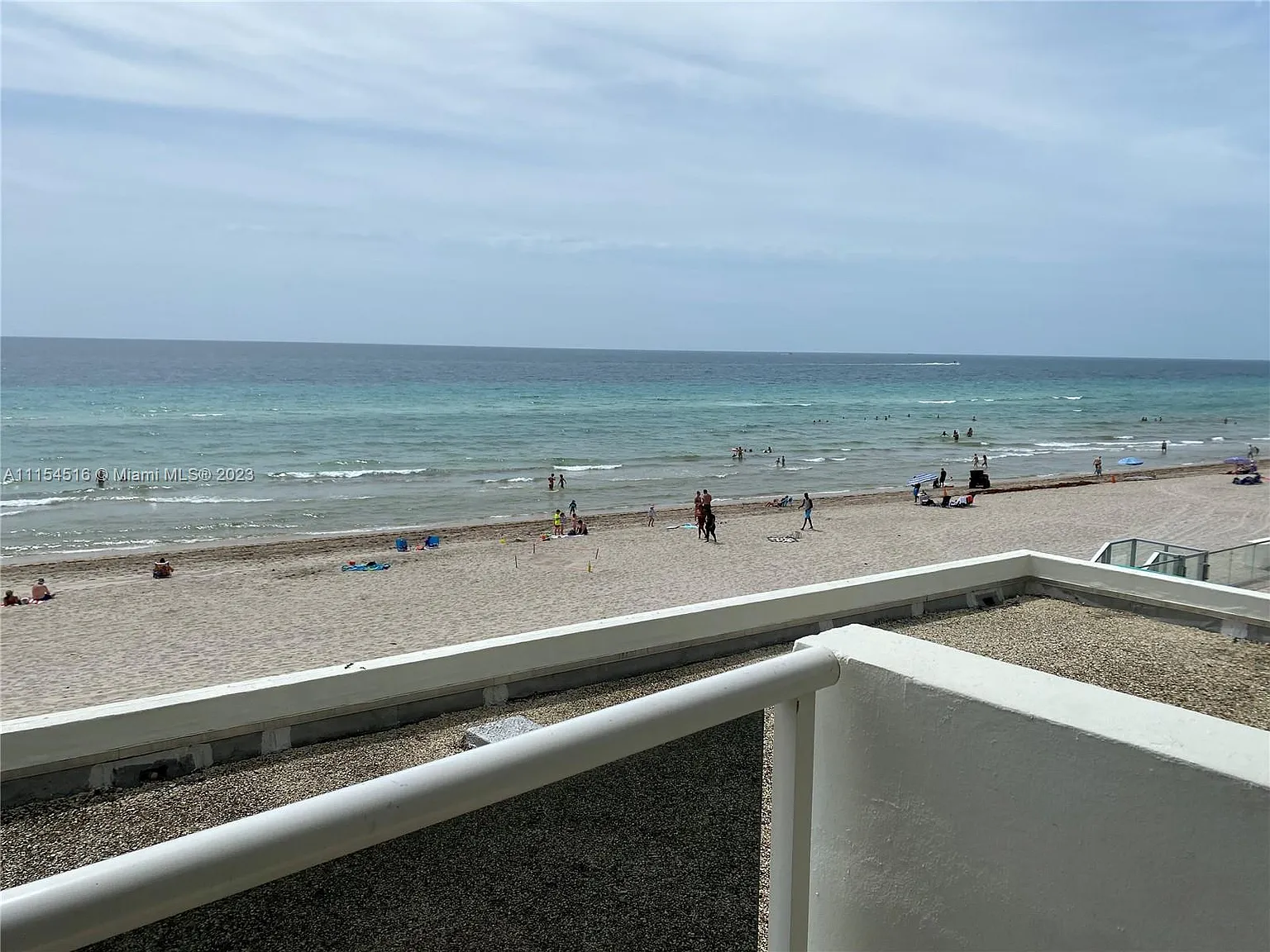 Sea Air Towers Condo — Photo 3