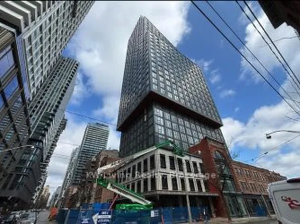 100 Queen St E, Toronto, ON