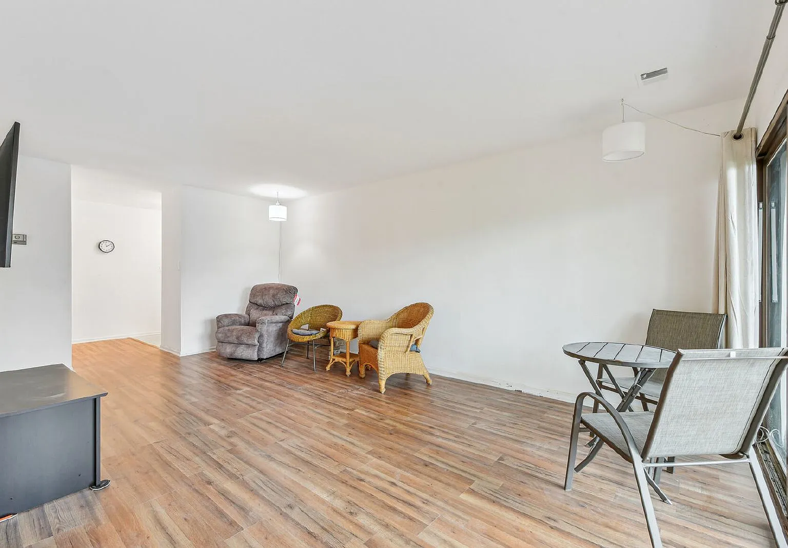 1 bed, 1.0 bath, 962 sqft, $1,950 — Photo 4