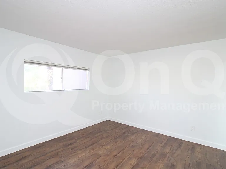 5621 N 79th St #4 — Photo 10