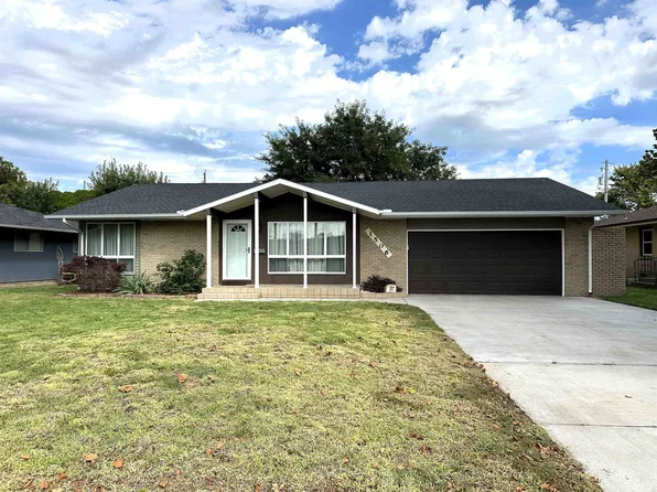 1506 Cherokee Rd, Great Bend, KS 67530