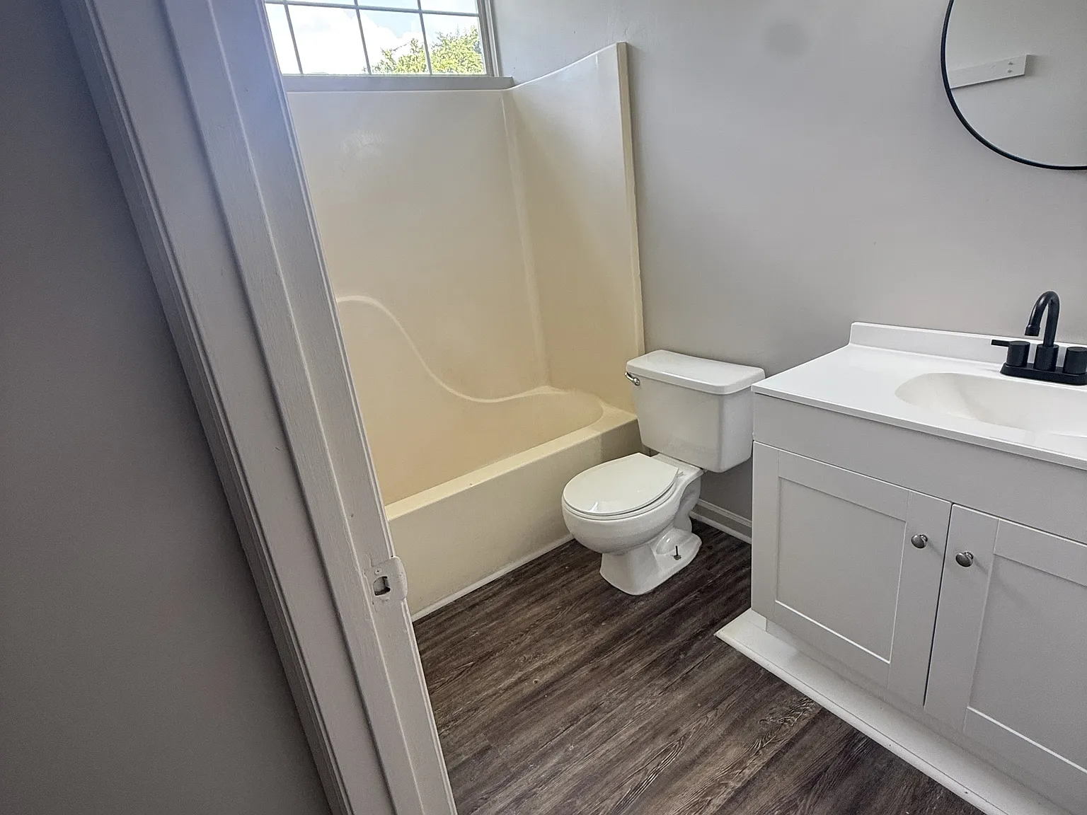 1703 Pineland Ave — Photo 3