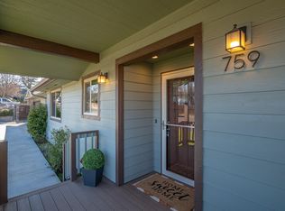 759 N Laurel St, Ashland, OR