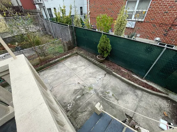 25-54 33rd Street image 20 of 21