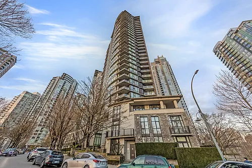 455 Beach Cres #606 Photo 1