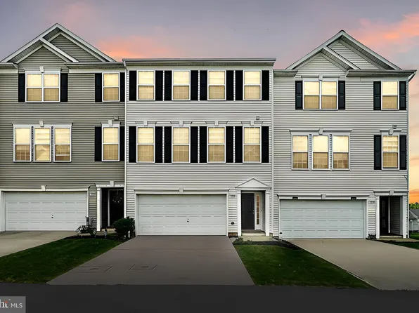 2228 Golden Eagle Dr #106, York, PA 17408