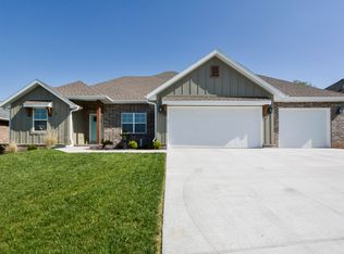 2417 W Camino Alto St, Springfield, MO 65810