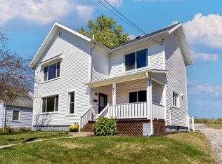 469 W Wisconsin Ave, Pewaukee, WI 53072