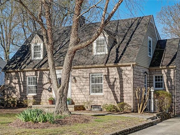 4th image of 406 Westdale Pl