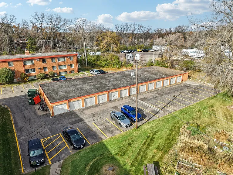 Diamond Eight Terrace — Photo 44