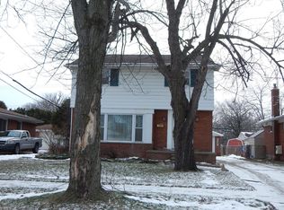 18332 Spring Ct S, Fraser, MI 48026