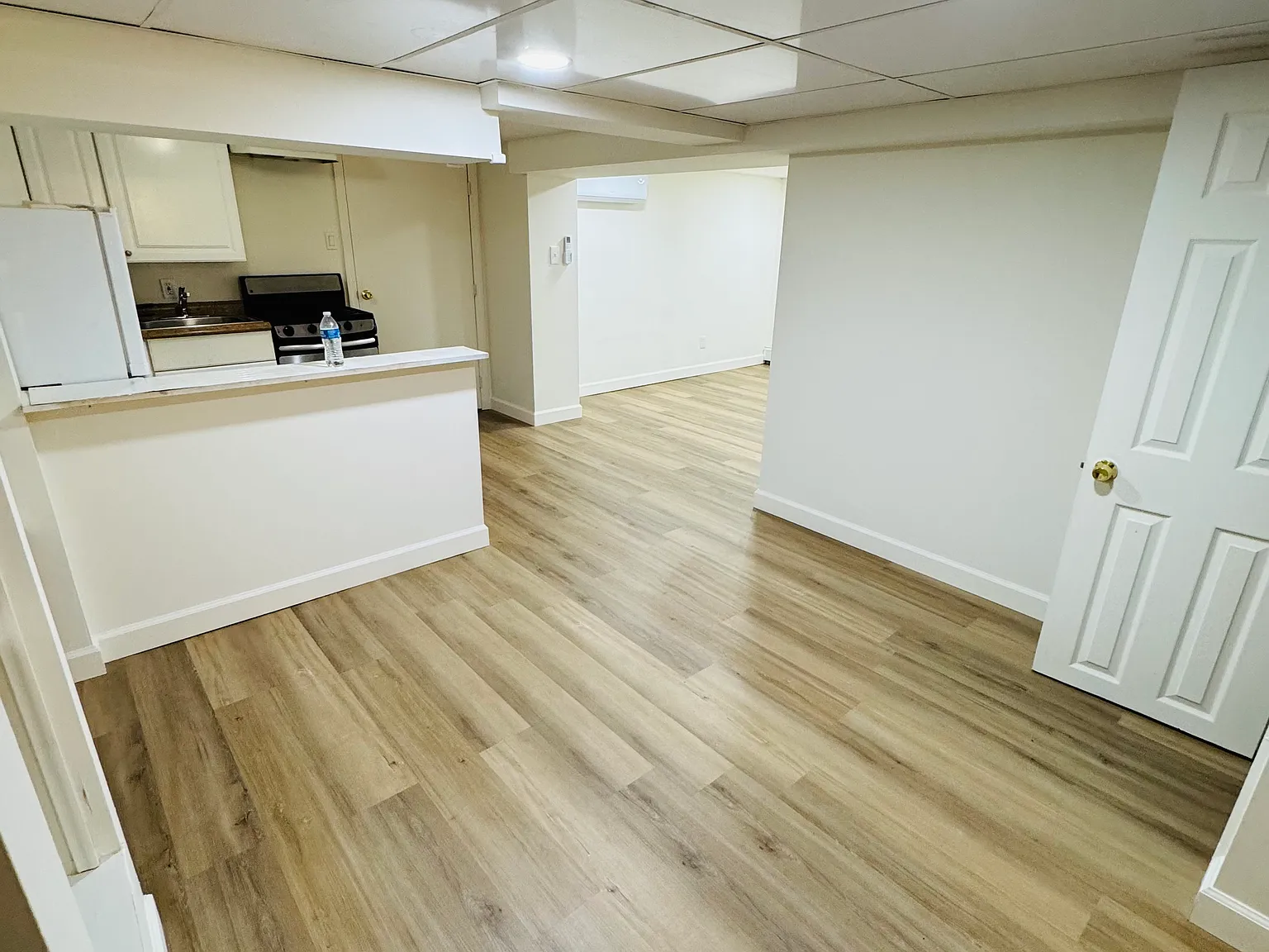 1 bed, 900 sqft, $1,999 — Photo 3