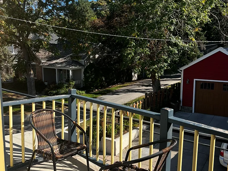 327 N Almond St — Photo 8