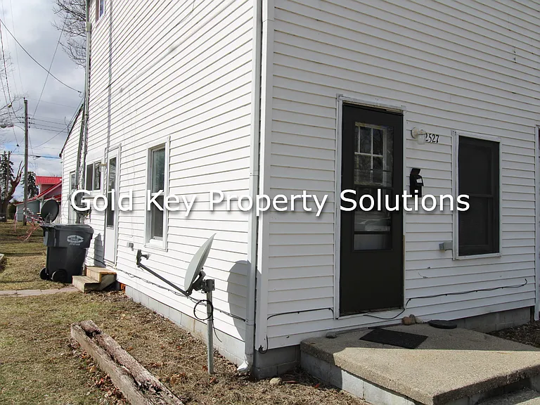 2527 CHASE — Photo 2