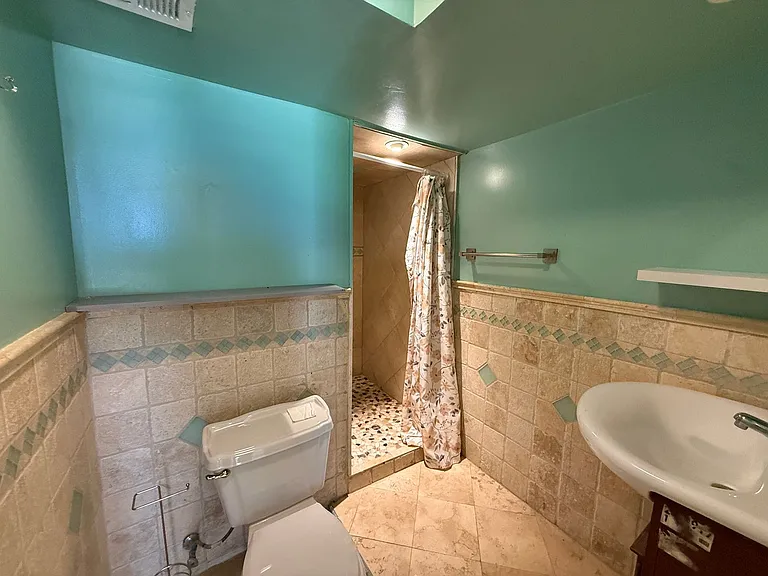 7805 Brevort Rd — Photo 23
