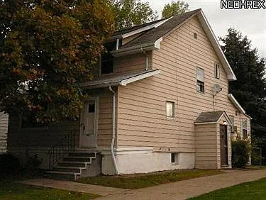 875 E 237th St photo 1
