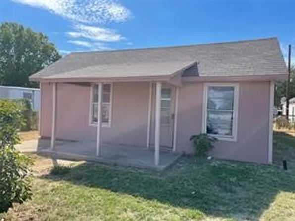 312 Gleese St, Graham, TX 76450