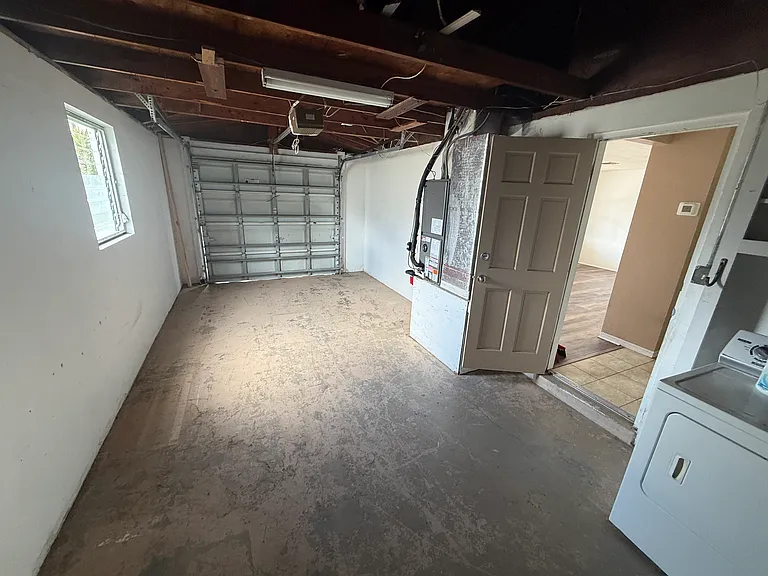 4525 Phoenix Ave — Photo 9