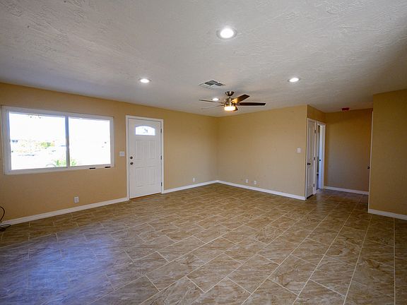 5th image of 3220 Iroquois Dr
