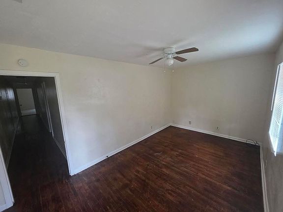5th image of 1012 Boulevard St