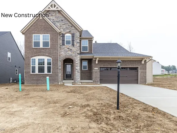 2803 Weeping Pine Dr, Medina, OH 44256