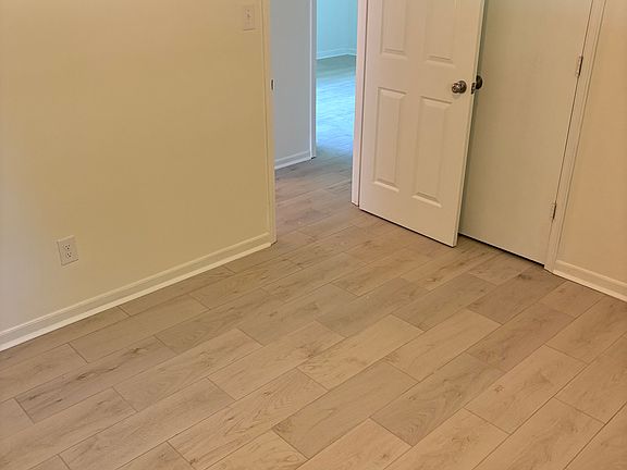 5th image of 118 Stone Dr