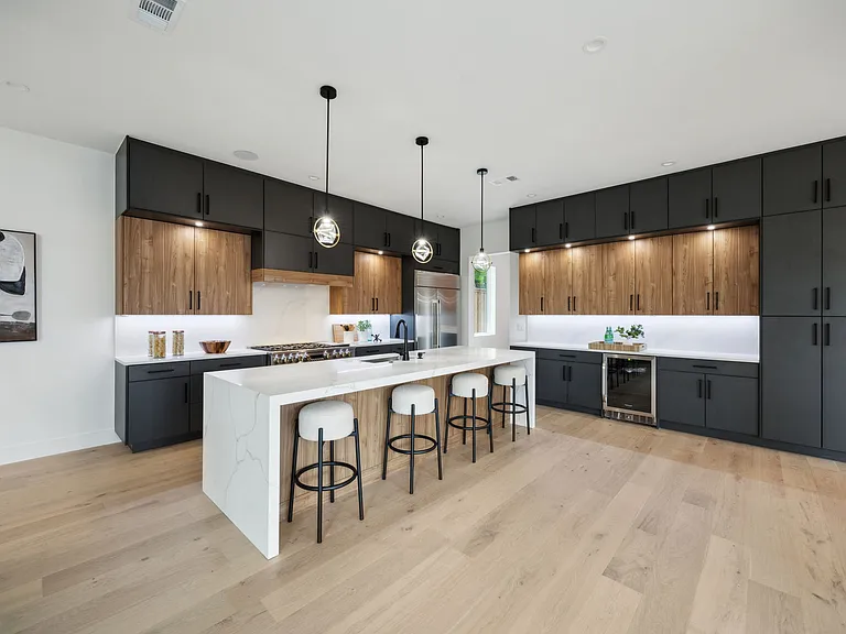 3815 Hawick Ln — Photo 14