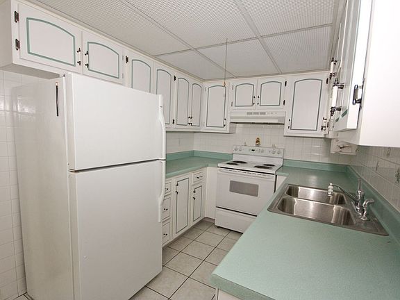 Kitchen - Spacious!