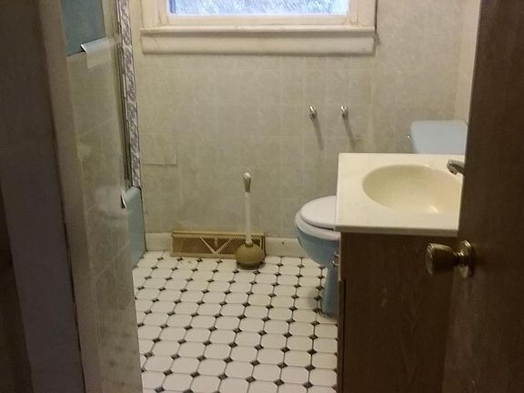 2nd image of 1015 S Alleghany Ave #1
